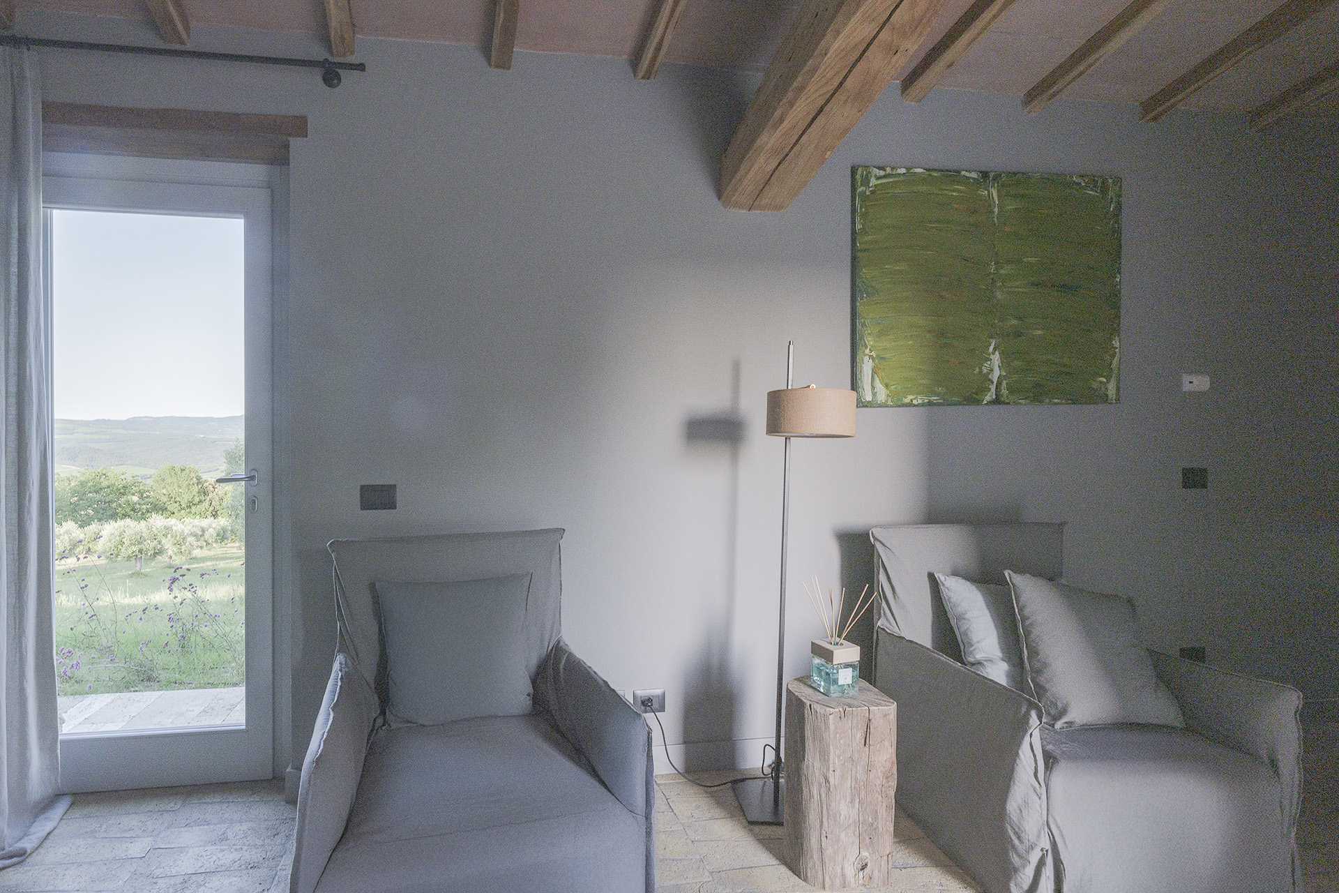 Kompaktowy apartament z dwuosobowym łóżkiem i prywatnym tarasem